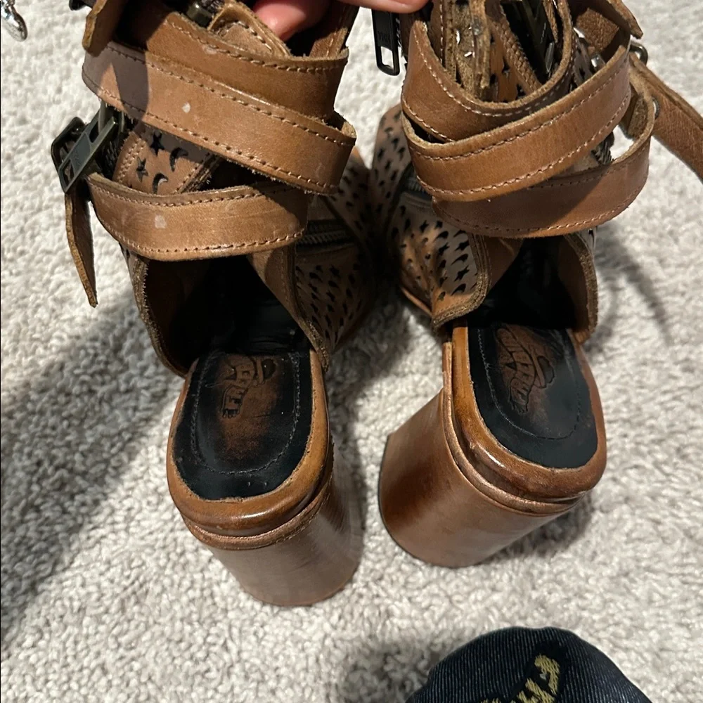 EUC Freebird Theresa Leather booties - Picture 9 of 12